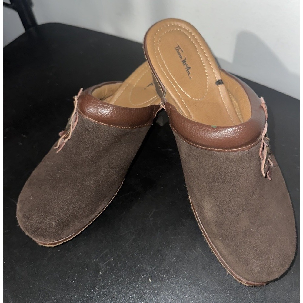 Thom McAn Women's Carine Brown Suede Clogs Large Flower Retro Boho Size 9w Y2K